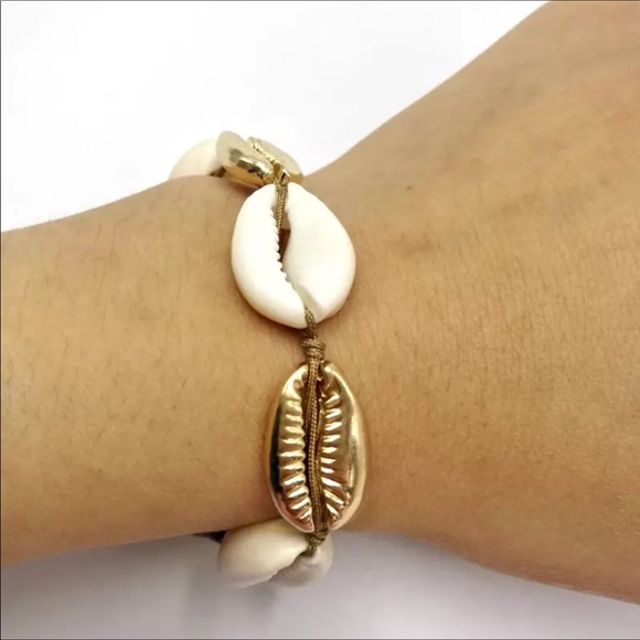 Cowrie Shell Bracelet Natural and Gold - Picture 4 of 4